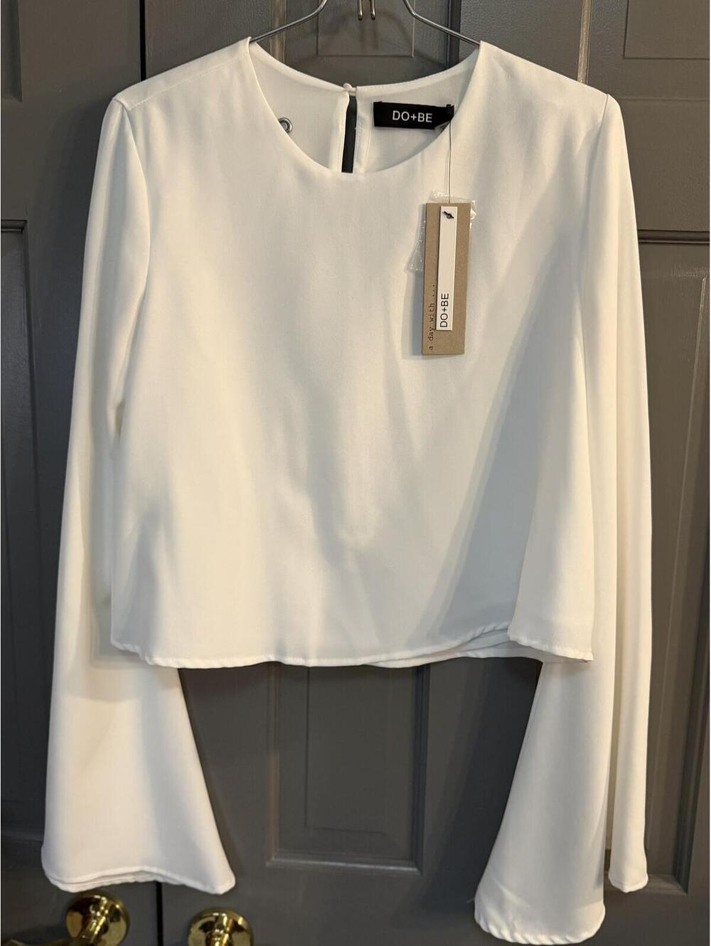 DO+BE White Long Sleeve Bell Sleeve Size S NWT